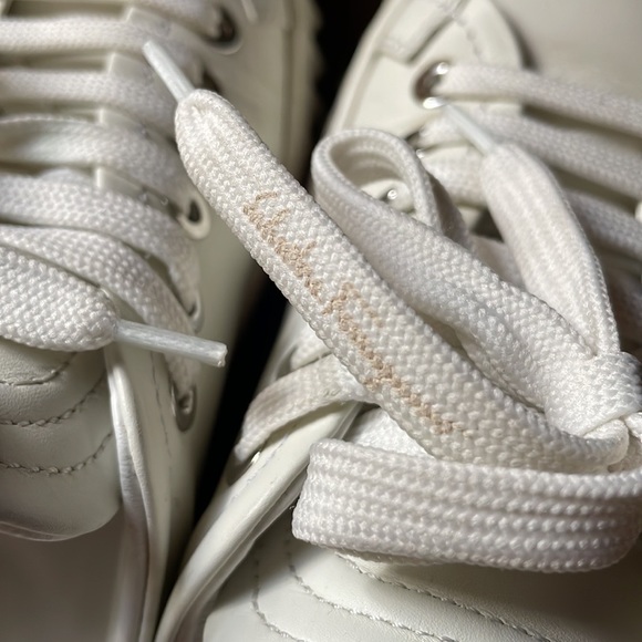 Salvatore Ferragamo "Cube 8" leather sneaker with Gancio print at side. Size 5.5 - Picture 9 of 15